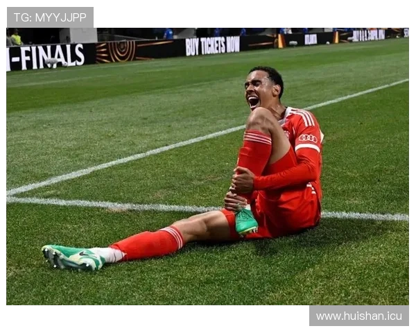 浴浴火重生穆西亚拉重伤后首度重返训练场